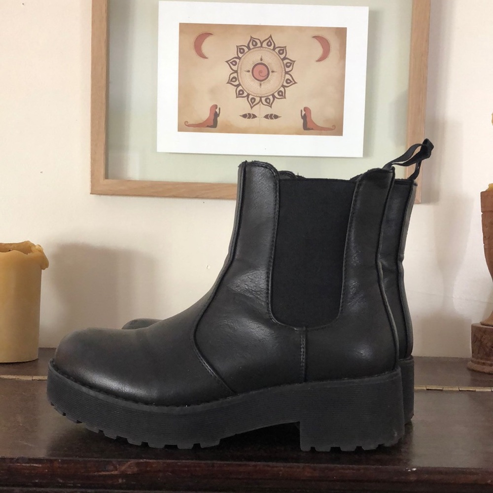 Dirty Laundry Chelsea Boot
